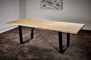 Esstisch massiv Eiche natur Baumkante 4 cm Fertigung nach Mass im Sauerland