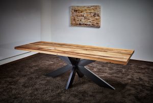 Altholz-Esszimmertisch nachhaltig upcylced geölt 5 cm stark Sterngestell Blankstahl