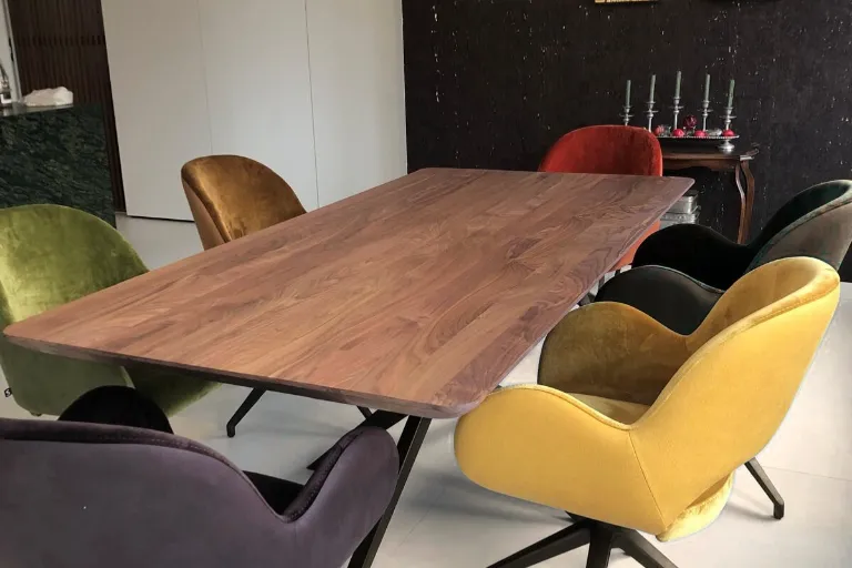 Die Reise eines Möbelstücks