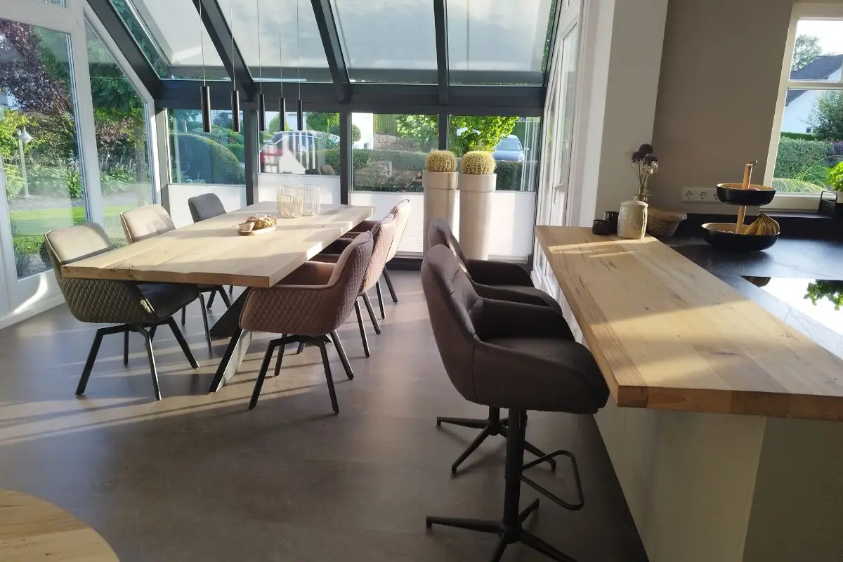 Lebensmittelpunkt Esstisch