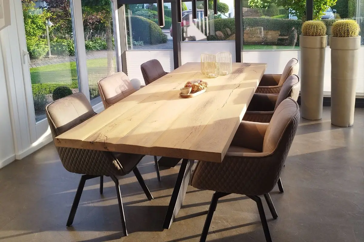 Lebensmittelpunkt Esstisch